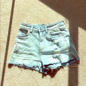 H&M’s light denim jean shorts